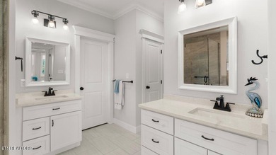 Riverfront property with an upscale in-law suite. Experience - photo 21