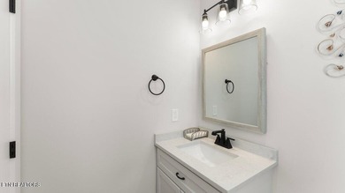 Riverfront property with an upscale in-law suite. Experience - photo 31