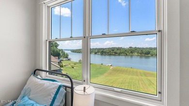 Riverfront property with an upscale in-law suite. Experience - photo 39