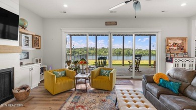 Riverfront property with an upscale in-law suite. Experience - photo 42