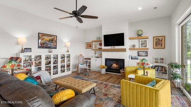 Riverfront property with an upscale in-law suite. Experience - photo 44