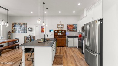 Riverfront property with an upscale in-law suite. Experience - photo 46