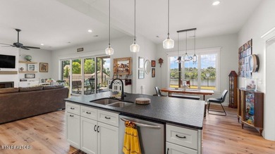 Riverfront property with an upscale in-law suite. Experience - photo 47