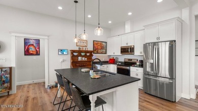 Riverfront property with an upscale in-law suite. Experience - photo 48