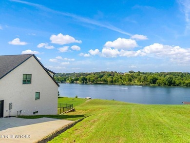 Riverfront property with an upscale in-law suite. Experience - photo 56