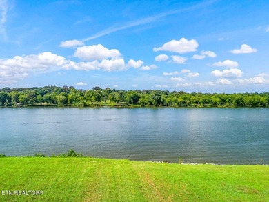 Riverfront property with an upscale in-law suite. Experience - photo 57