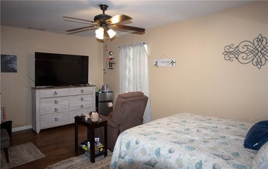 Welcome home to this charming 2-bedroom, 1-bath, detached 1-car - photo 9