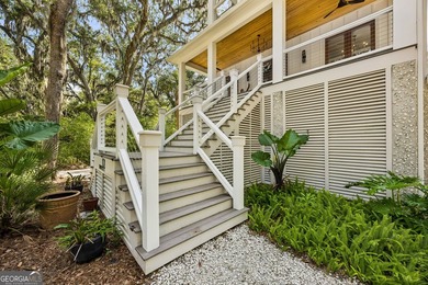 Welcome to an extraordinary waterfront retreat offering the - photo 6