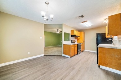 Welcome home to this well-maintained 3-bedroom, 2-bath residence - photo 9