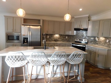 Welcome to this lovely cottage-style home, nestled in the - photo 3