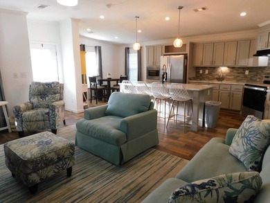 Welcome to this lovely cottage-style home, nestled in the - photo 6