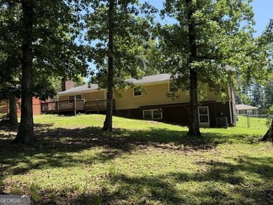 Welcome home to 4140 Etowah Drive! This 3BR/2B ranch home on a - photo 10