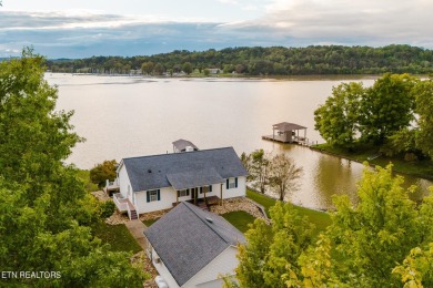 Fort Loudoun Lake Home For Sale in Louisville Tennessee