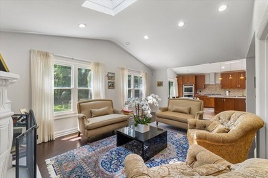 Bright and spacious Colonial, impeccably maintained and - photo 12