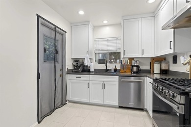 This is a duplex. Located just 2 blocks from Azalea Park (north) - photo 13