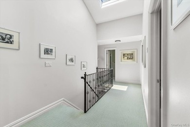 Bright and spacious Colonial, impeccably maintained and - photo 20
