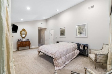 Bright and spacious Colonial, impeccably maintained and - photo 23