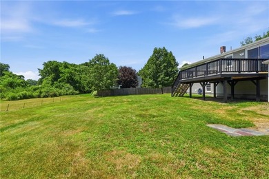 Beautifully renovated from top to bottom, this 3-4 bed, 2 full - photo 29
