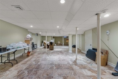 Bright and spacious Colonial, impeccably maintained and - photo 33