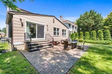 Bright and spacious Colonial, impeccably maintained and - photo 37
