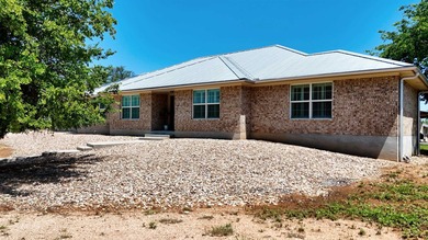 5.92 Acres with large custom home, in-ground pool, guest house - photo 4