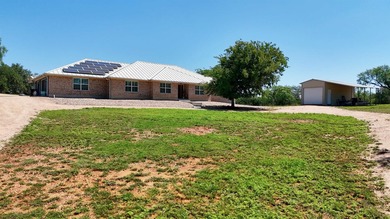 5.92 Acres with large custom home, in-ground pool, guest house - photo 5