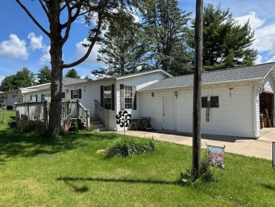 Lake Home For Sale in Cambridge, Wisconsin