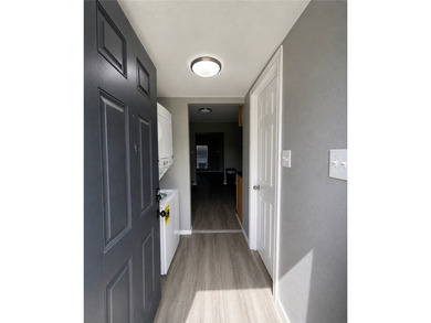 GREAT INCOME PRODUCING DUPLEX, BOTH UNITS HAVE 2 BEDS AND A BATH - photo 11