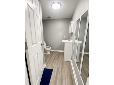 GREAT INCOME PRODUCING DUPLEX, BOTH UNITS HAVE 2 BEDS AND A BATH - photo 12