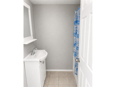 GREAT INCOME PRODUCING DUPLEX, BOTH UNITS HAVE 2 BEDS AND A BATH - photo 14
