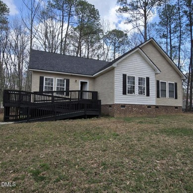 Welcome to 121 Santee Drive in the gated Lake Royale community! - photo 1