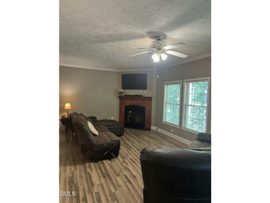 Welcome to 121 Santee Drive in the gated Lake Royale community! - photo 7