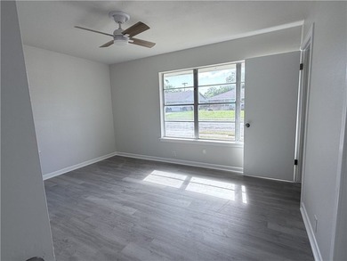 Brand New AC and Roof Replaced in 2024! Welcome to 4638 Arlene - photo 14