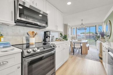 Welcome to this beautifully renovated 2 bedroom, 2 bathroom - photo 15