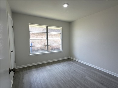 Brand New AC and Roof Replaced in 2024! Welcome to 4638 Arlene - photo 23