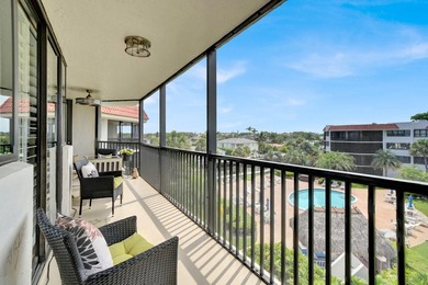 Welcome to this beautifully renovated 2 bedroom, 2 bathroom - photo 33