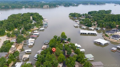 Professionally remodeled to perfection, this gorgeous Lake Ozark - photo 37