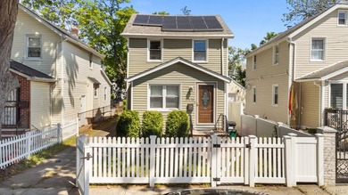 Welcome to 194-35 114th Drive, St. Albans, NY 11412 a - photo 3