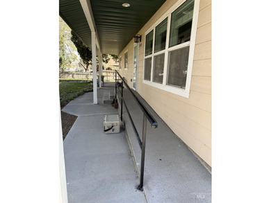 Welcome to 273 W. Snake River Ave in Glenns Ferry, Idaho - a