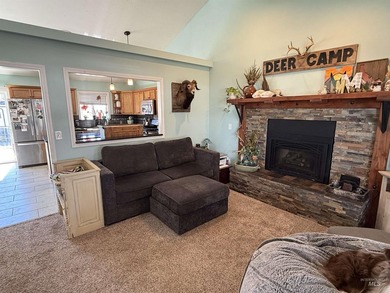 Welcome to 273 W. Snake River Ave in Glenns Ferry, Idaho - a