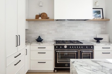 Stunning fully furnished luxury lease featuring a 2 bedroom, 2.5 - photo 9