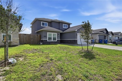 Welcome to this beautifully maintained 4-bedroom, 3-bathroom - photo 3