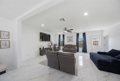 Welcome to this beautifully maintained 4-bedroom, 3-bathroom - photo 5