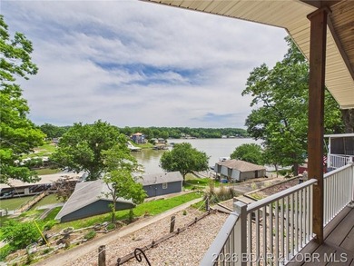 Enjoy lake living in this beautifully updated second-tier home - photo 15