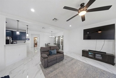 Welcome to this beautifully maintained 4-bedroom, 3-bathroom - photo 7