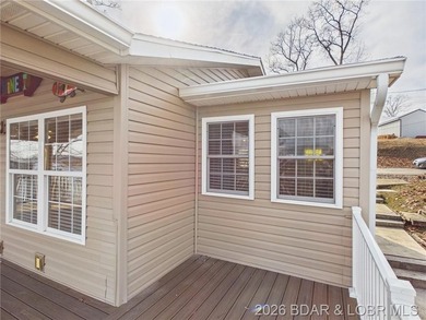 Enjoy lake living in this beautifully updated second-tier home - photo 17
