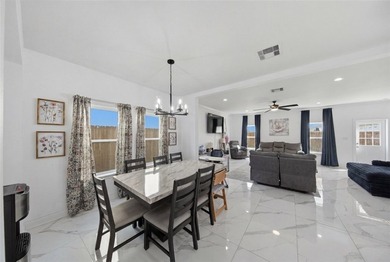 Welcome to this beautifully maintained 4-bedroom, 3-bathroom - photo 9