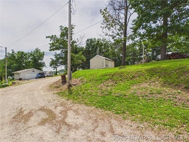 Enjoy lake living in this beautifully updated second-tier home - photo 34
