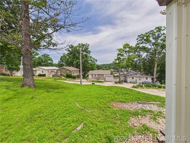 Enjoy lake living in this beautifully updated second-tier home - photo 38