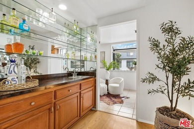 Bright and peaceful corner unit in the heart of Marina del Rey - photo 6